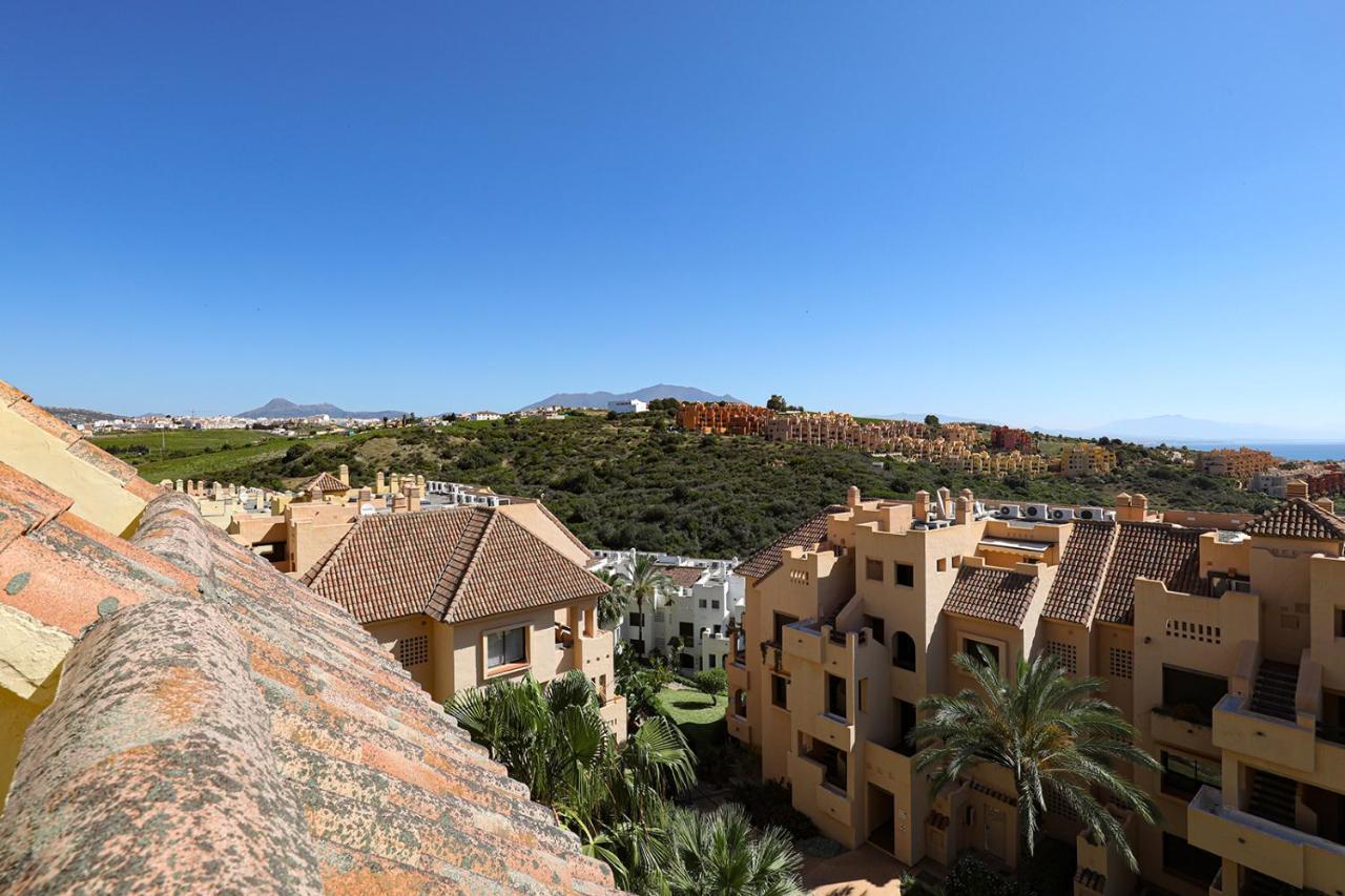 Duquesa Village Apartment - 2 Bed/2 Bath Apartment With Panoramic Sea Views مانيلفا المظهر الخارجي الصورة