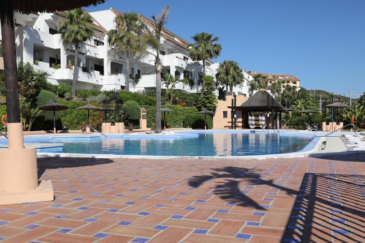 Duquesa Village Apartment - 2 Bed/2 Bath Apartment With Panoramic Sea Views مانيلفا المظهر الخارجي الصورة
