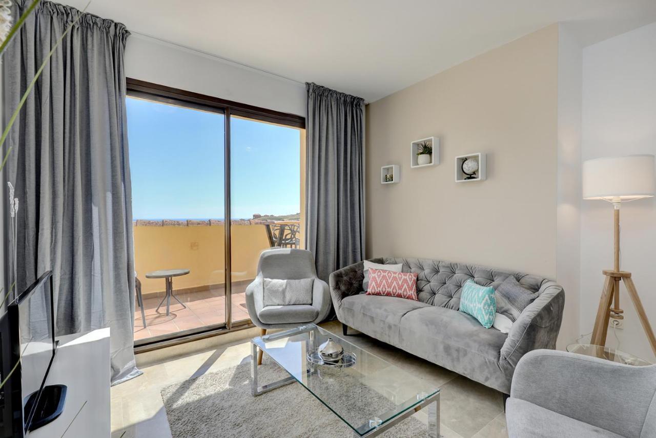 Duquesa Village Apartment - 2 Bed/2 Bath Apartment With Panoramic Sea Views مانيلفا المظهر الخارجي الصورة