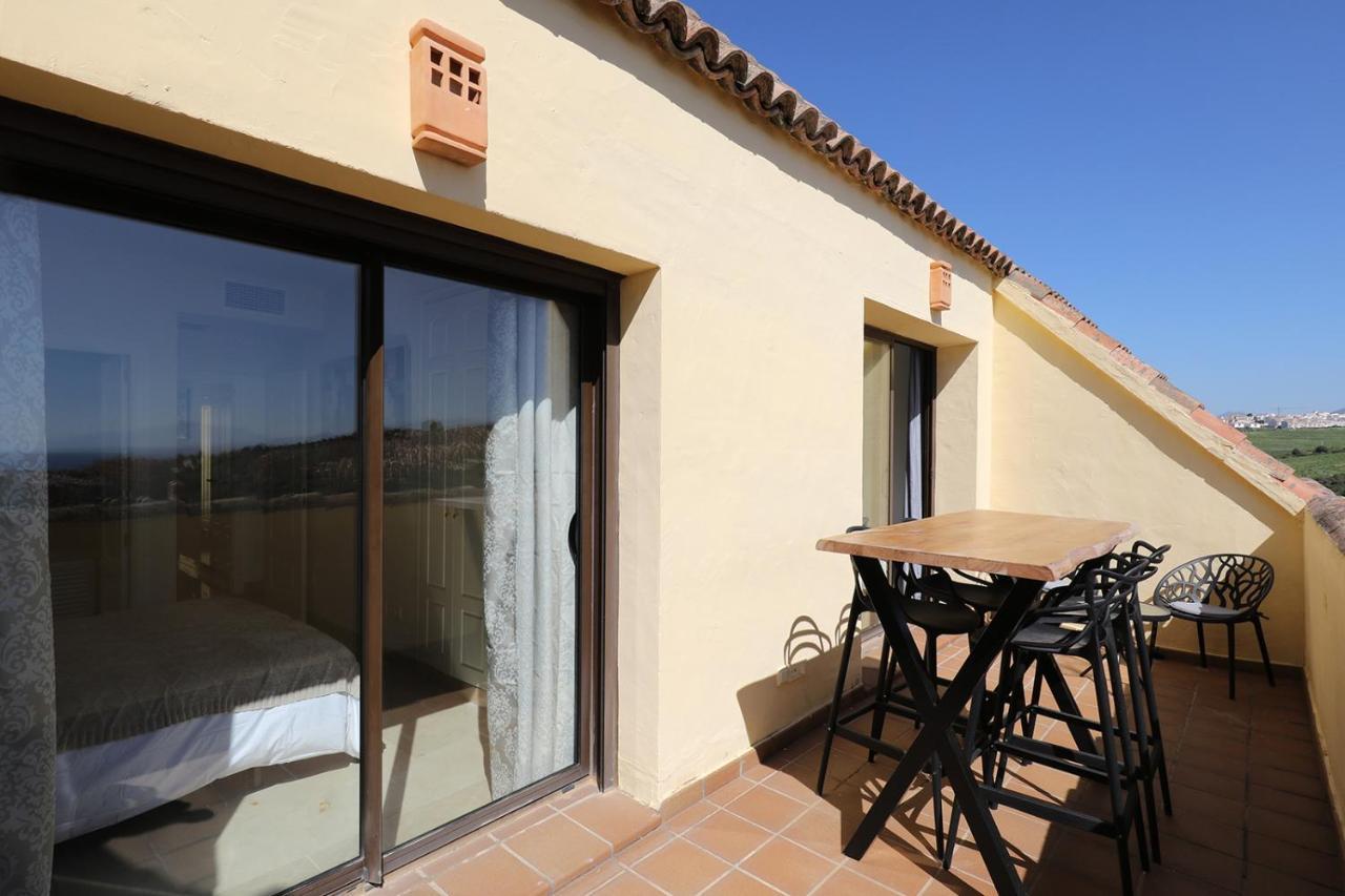 Duquesa Village Apartment - 2 Bed/2 Bath Apartment With Panoramic Sea Views مانيلفا المظهر الخارجي الصورة
