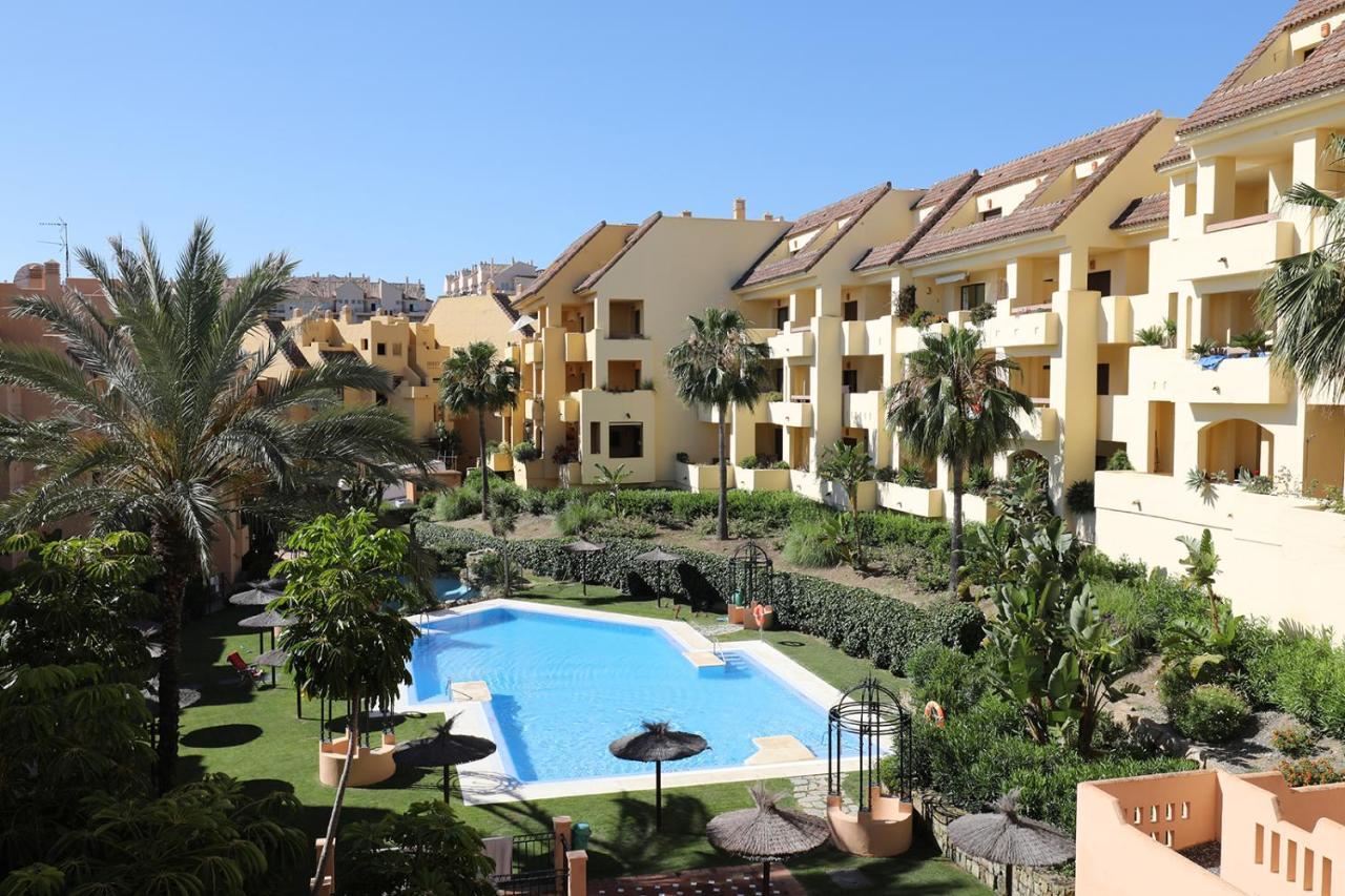 Duquesa Village Apartment - 2 Bed/2 Bath Apartment With Panoramic Sea Views مانيلفا المظهر الخارجي الصورة